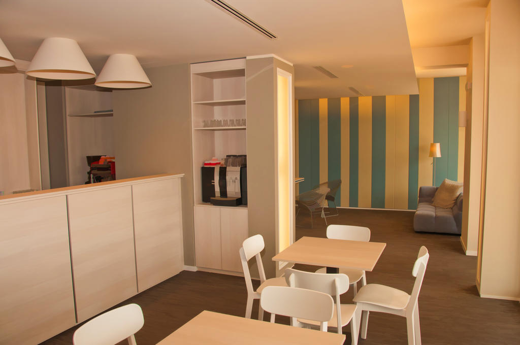 Hotel Palm Garavan Мантон Екстер'єр фото